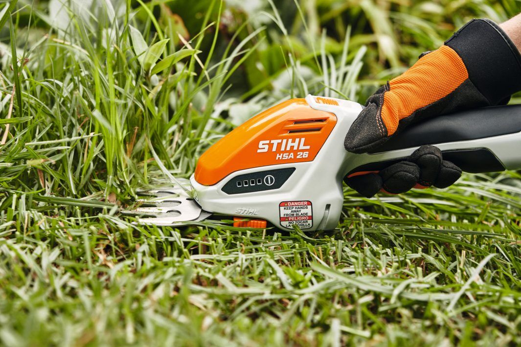 STIHL HSA 26 Battery Powered Garden Shears Set With Battery And Charger