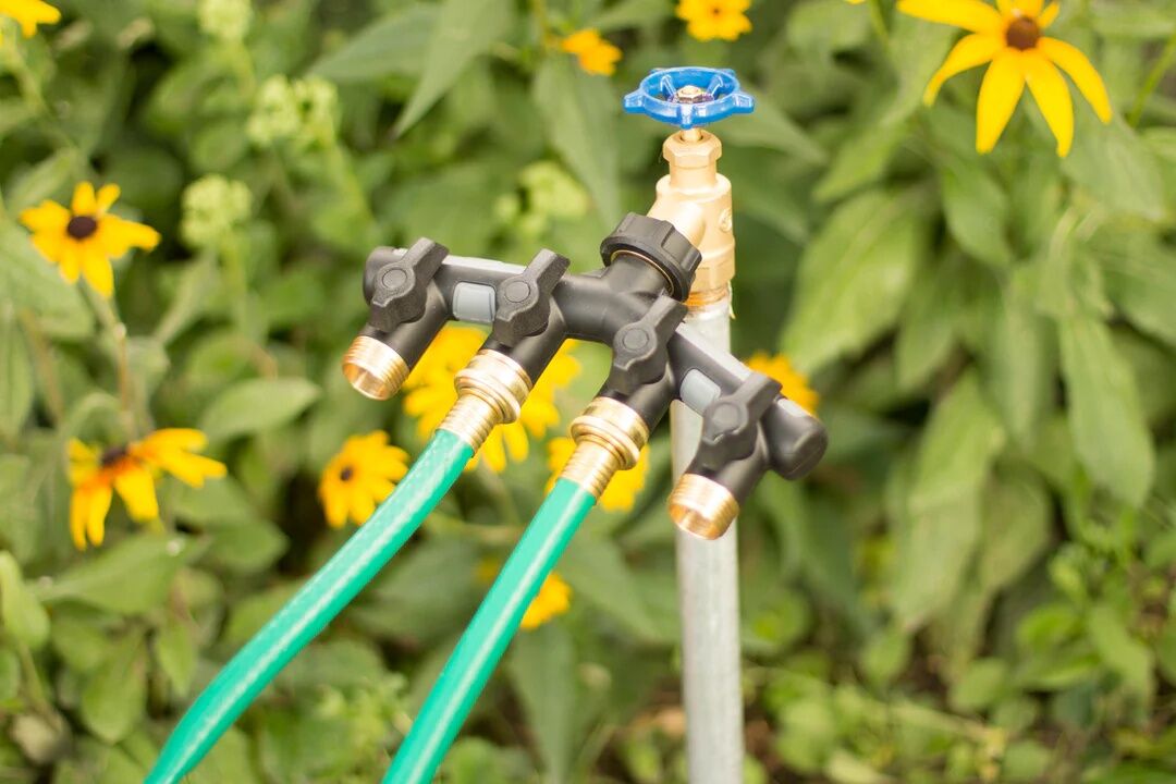 Orbit Metal 4-Way Hose Manifold With Shut-Offs