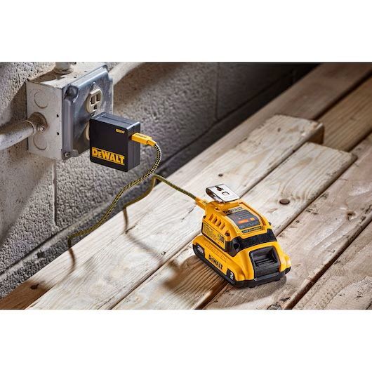 DeWalt 20V Max/Flexvolt 5 Amp USB Charging Kit