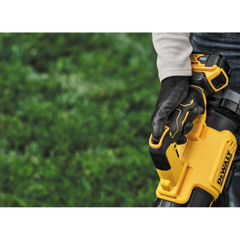 DEWALT 20-V Max XR Battery Powered Brushless Handheld Blower Kit