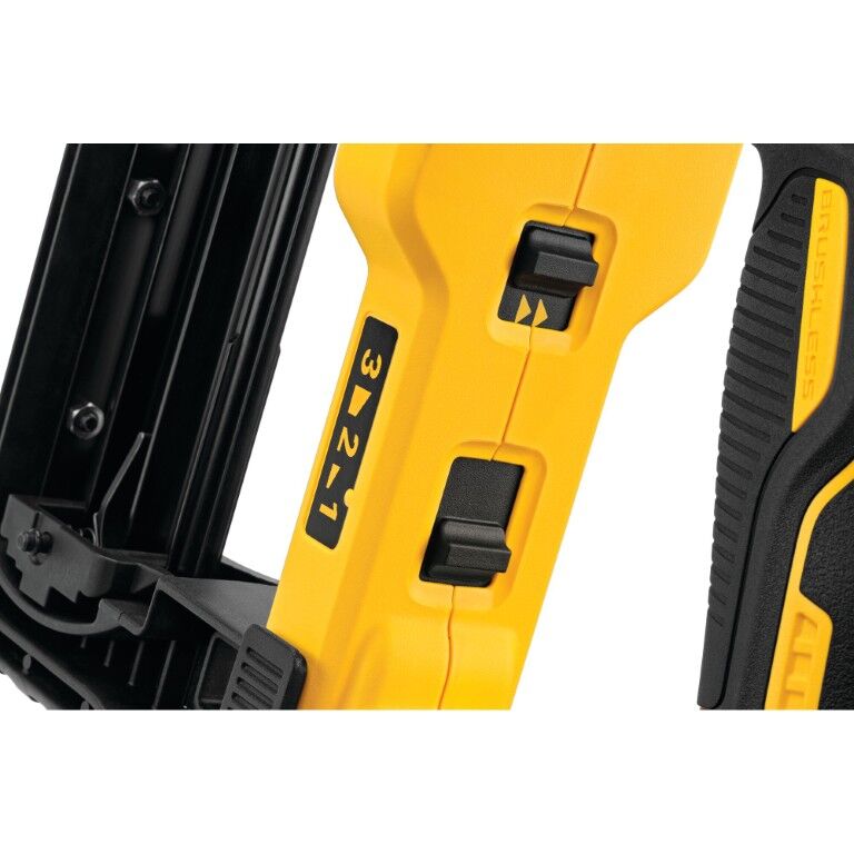 DEWALT 20-V Max XR Fencing Stapler Kit, 9-Gauge