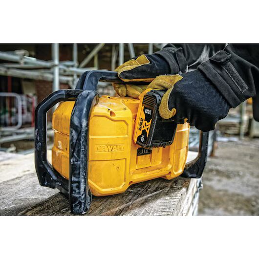 DEWALT 12-V/20-V MAX Bluetooth Cordless Jobsite Rado (Tool Only)
