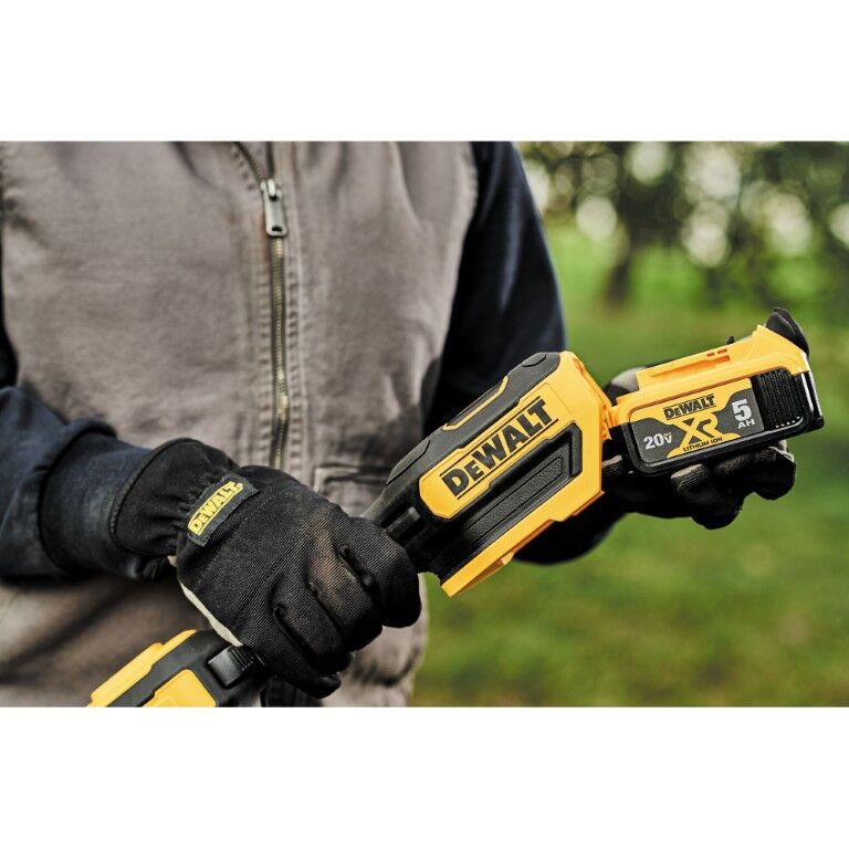 DEWALT 20-V Max Battery Powered Brushless Folding String Trimmer Kit, 14 in.