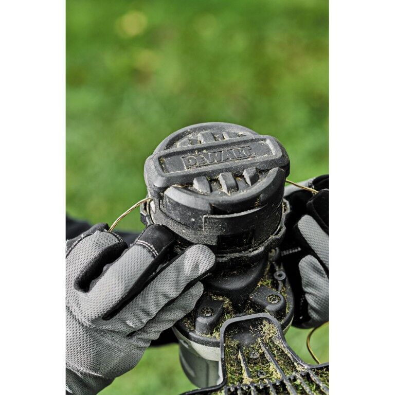 DEWALT 20-V Max Battery Powered Brushless Folding String Trimmer Kit, 14 in.