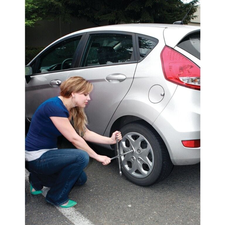 Performance Tool 4-Way SAE/Metric Collapsible Lug Wrench