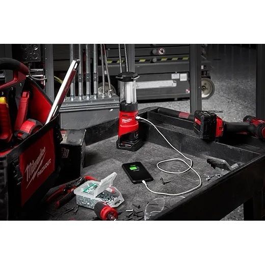 Milwaukee M12 Trouble Light With USB Charging, 400-Lm (Tool Only)
