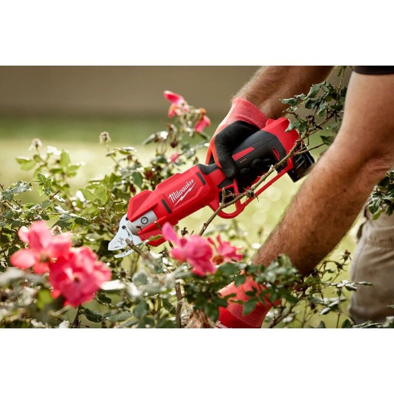 Milwaukee M12 Brushless Pruning Shears, 1 1/4-In (Tool Only)