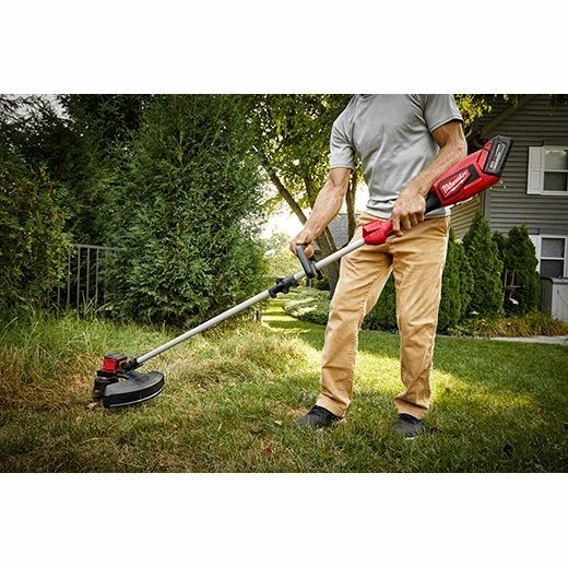 Milwaukee M18 Battery Powered Brushless String Trimmer Kit