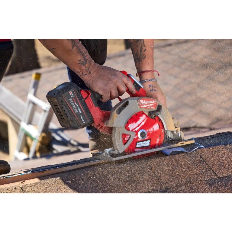Milwaukee M18 Fuel Circular Saw, 7 1/4-In (Tool Only)