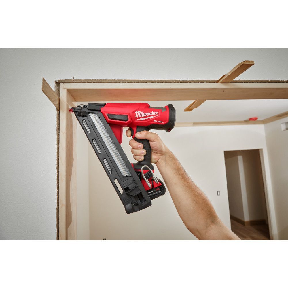 Milwaukee M18 FUEL 15 Gauge Finish Nailer