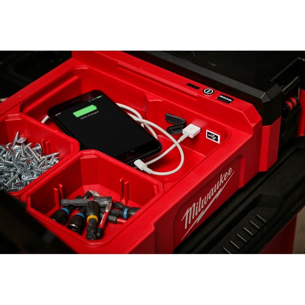 Milwaukee M12 PACKOUT Flood Light w/ USB Charging
