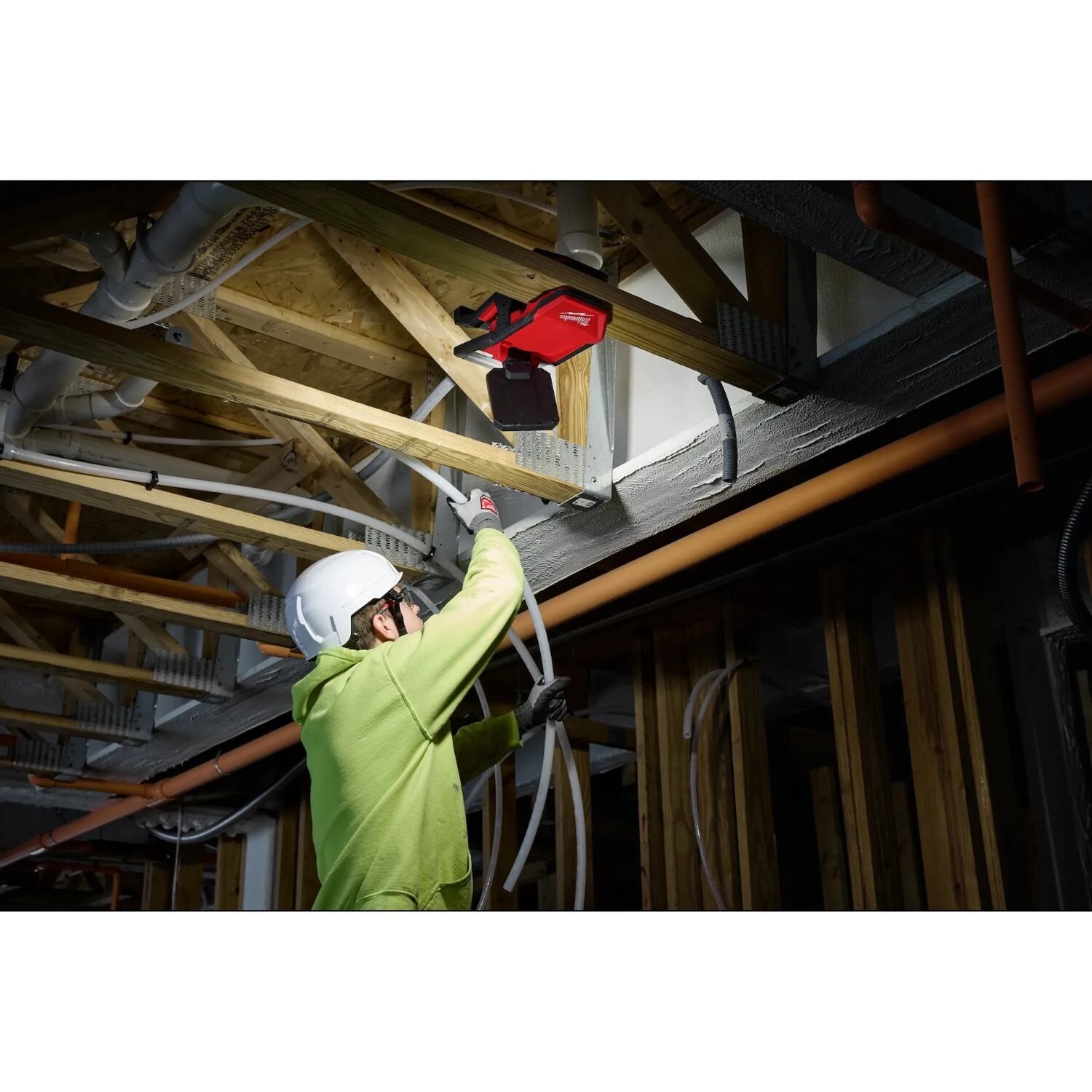 Milwaukee M18 ROVER Clamping Flood Light