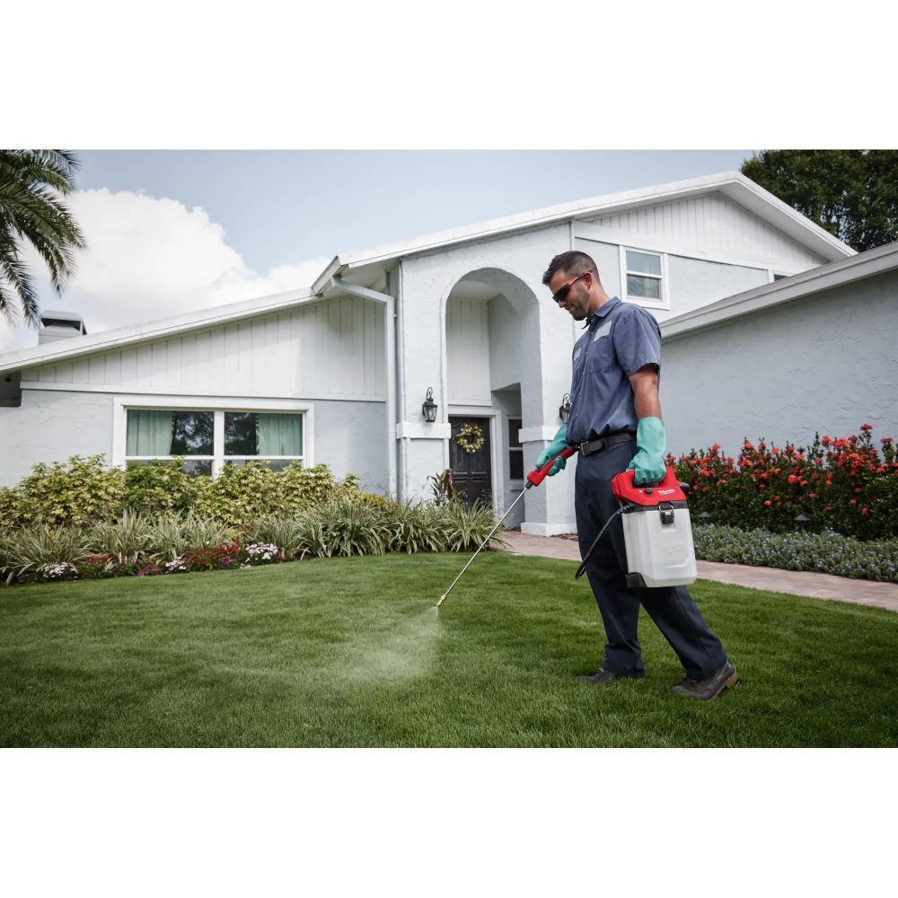 Milwaukee M12 Handheld Sprayer Kit, 2-Gal