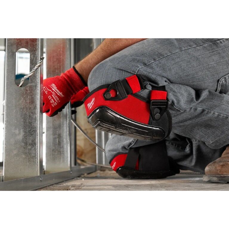 Milwaukee Dynamic Knee Pads with Wide Strap