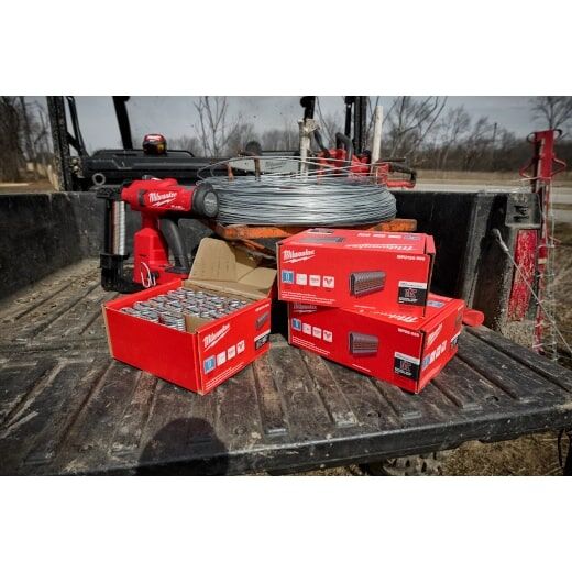 Milwaukee 9-Ga Galvanized Staples, 2-In