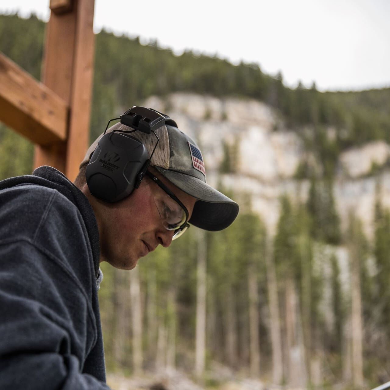 Walker's XCEL 500BT Gray Digital Electronic Muff