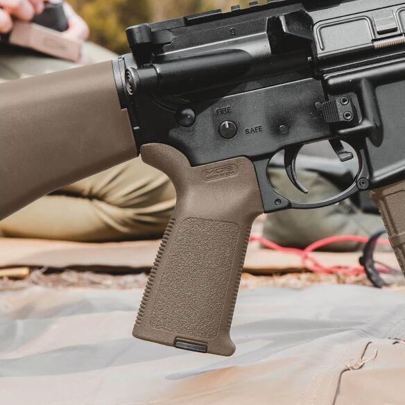 Magpul FDE MOE AR15/M4 Upgrade Pistol Grip
