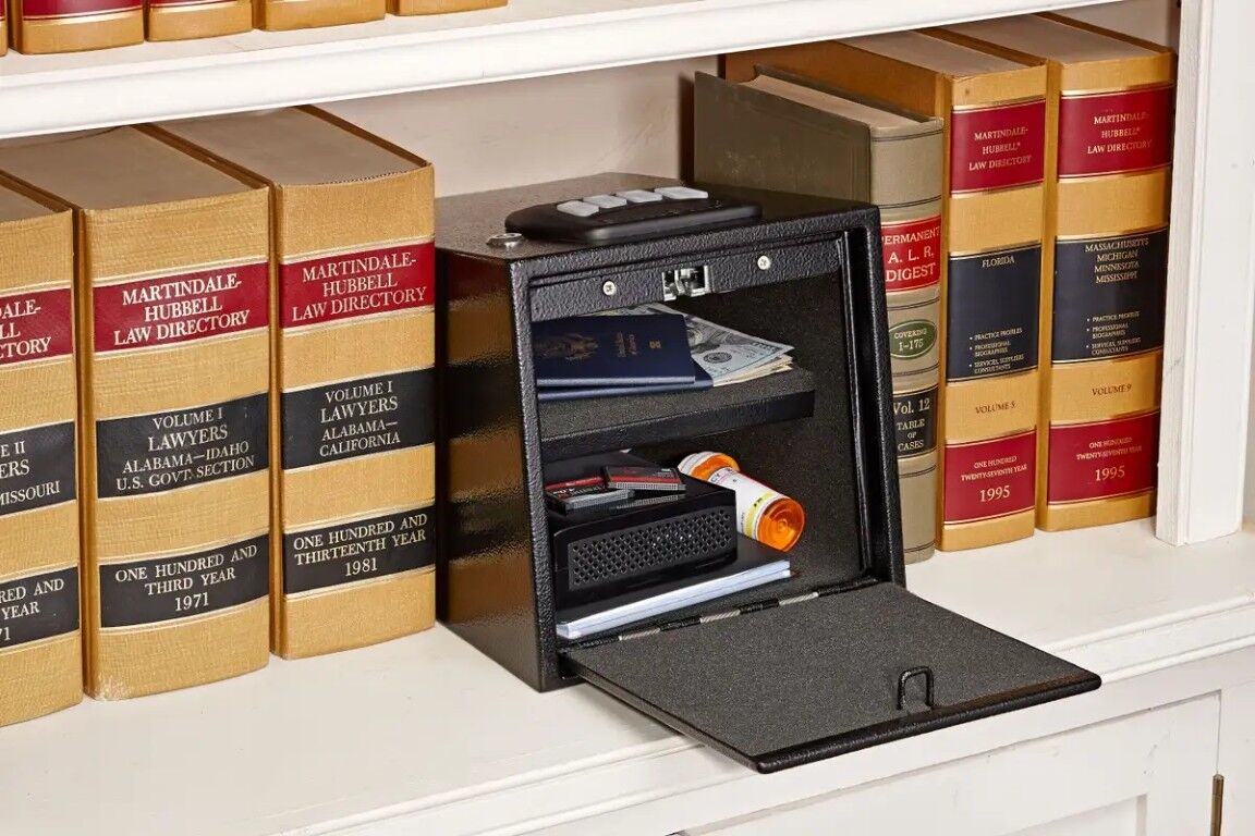 SnapSafe Two-Gun Keypad Vault