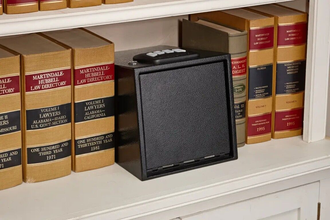 SnapSafe Two-Gun Keypad Vault