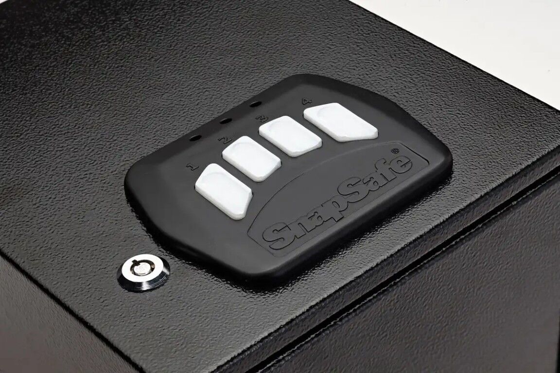SnapSafe Two-Gun Keypad Vault