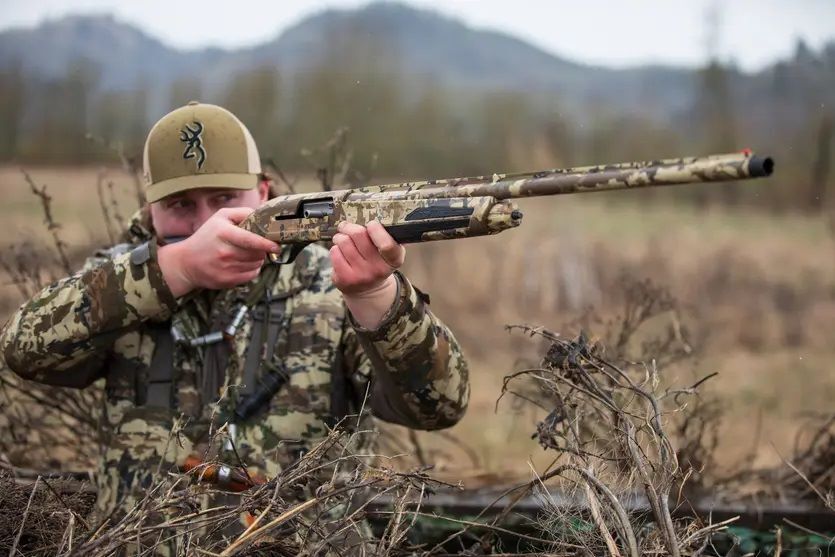 Browning Maxus II 12 Gauge 28" Auric Camo Semi-Auto Shotgun, 4-Rd