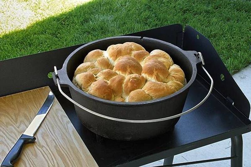 Camp Chef Deluxe Dutch Oven, 10-In
