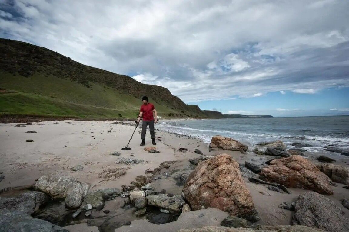Minelab Equinox 900 Metal Detector
