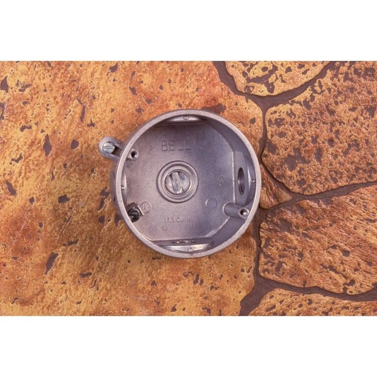Bell Outdoor Grey Round Five 1/2-In Threaded Outlets Weatherproof Box