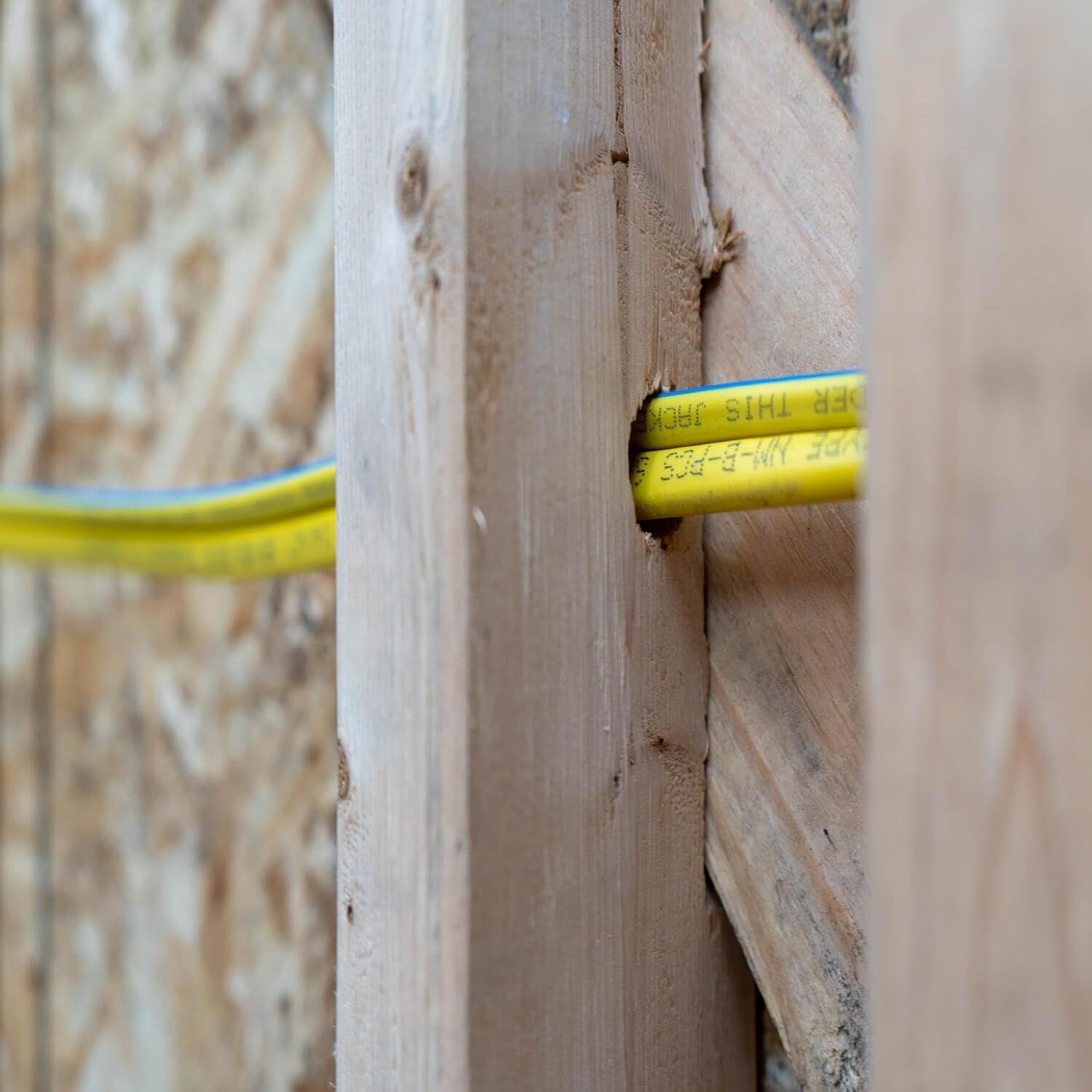 Southwire Romex SIMpull White NM-B Copper Cable 14 Gauge 2 Conductor Solid With Ground, 50-Ft