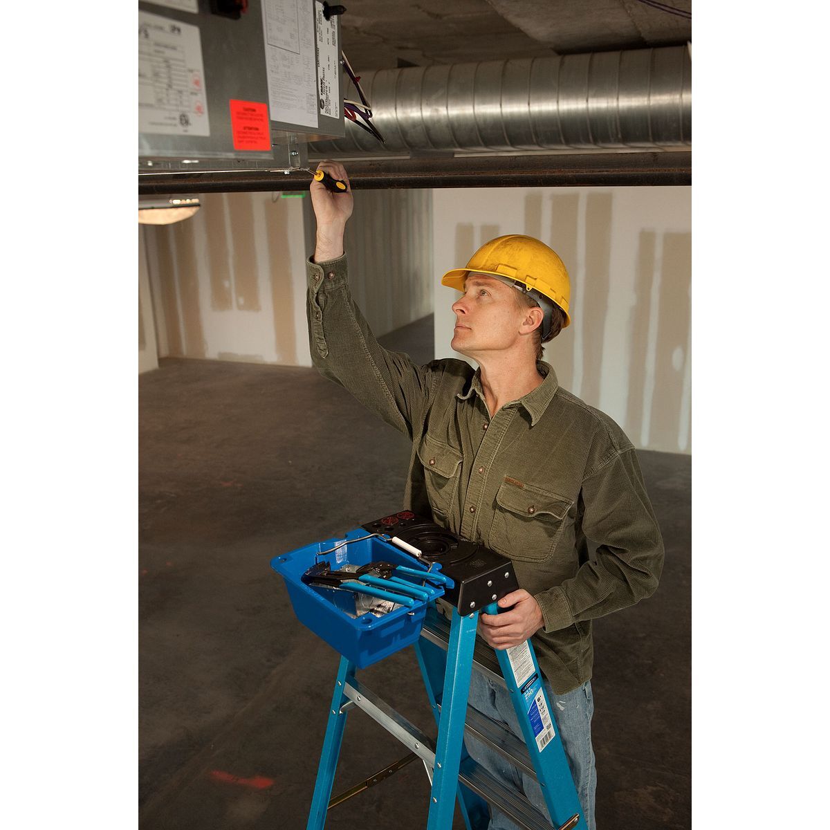 Werner Blue Lock-In Utility Bucket