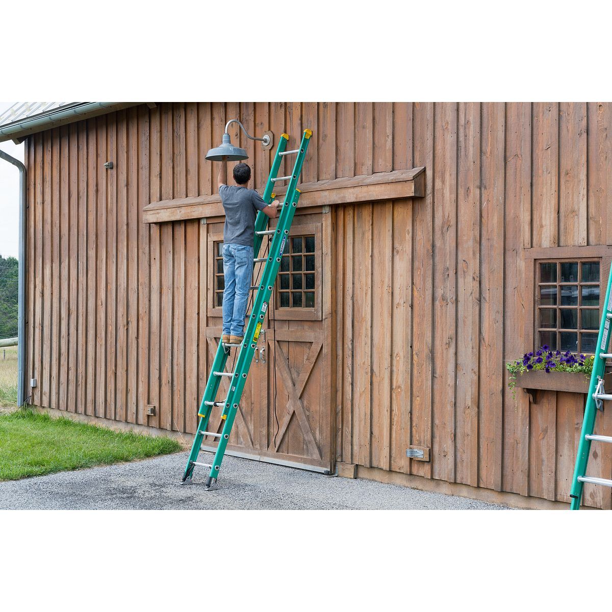 Werner D5916-2 Fiberglass D-Rung Extension Ladder, Type II, Load Capacity 225-Lb, 16-Ft