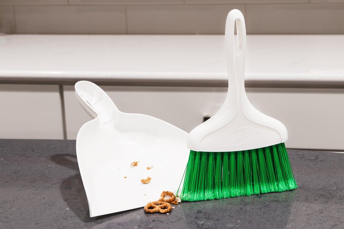 Libman Dustpan With Whisk Broom