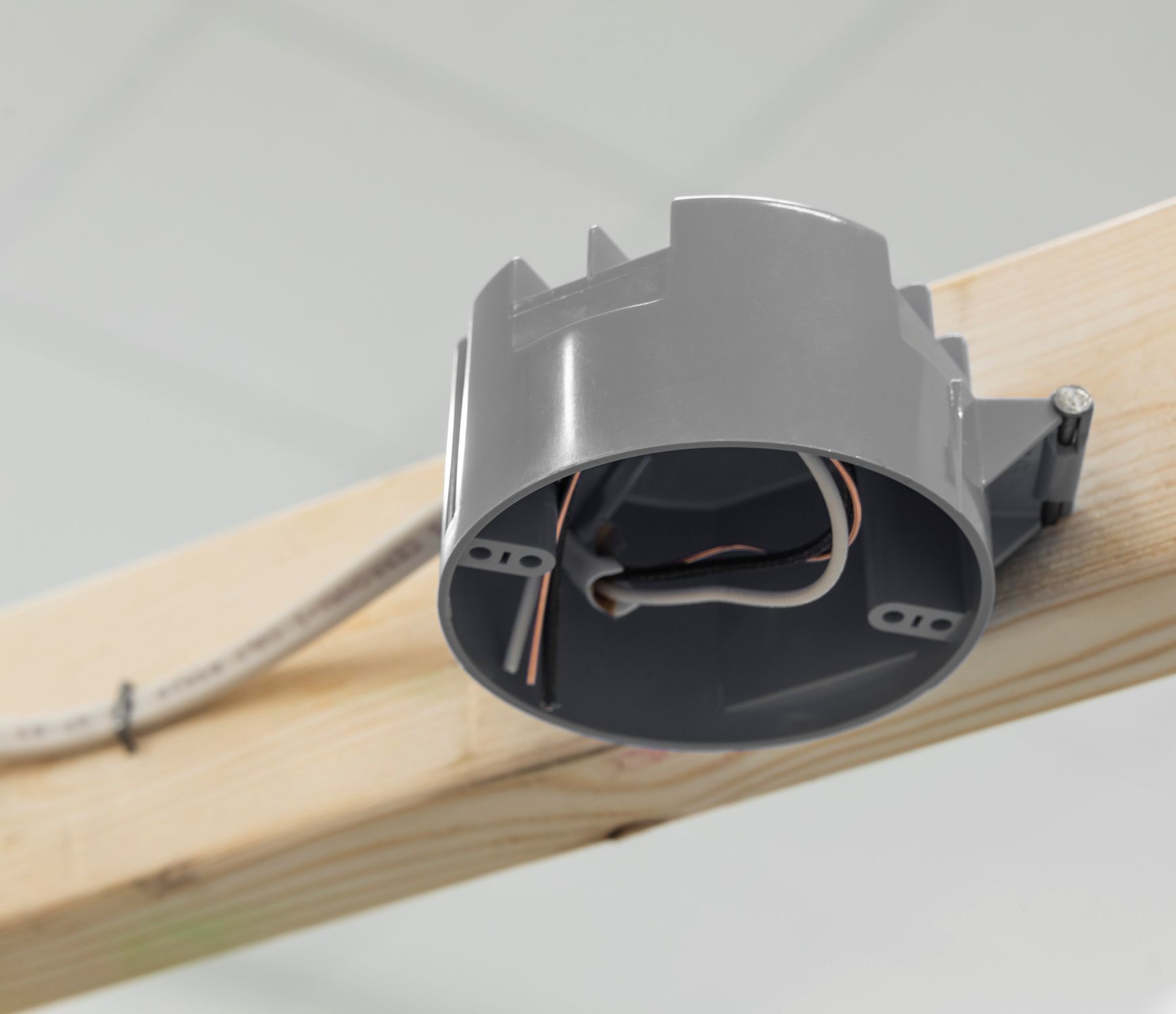 Gardner Bender 1 Gang New Work Round Ceiling Electrical Box, 20-Cu In