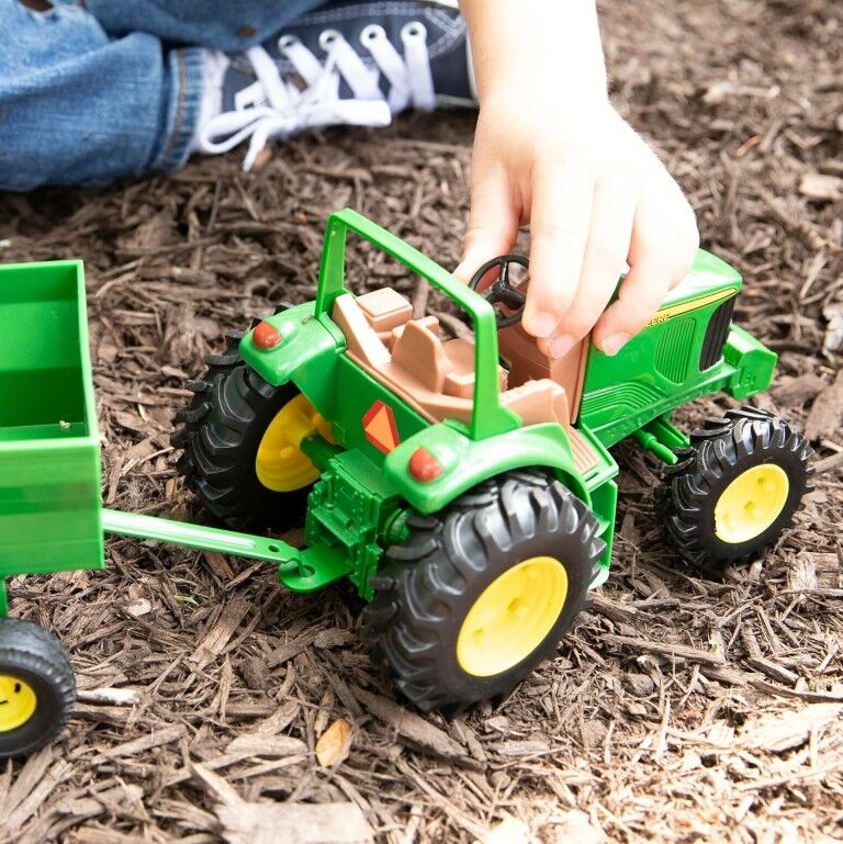Tomy John Deere Tractor Wagon Playset, 8-In