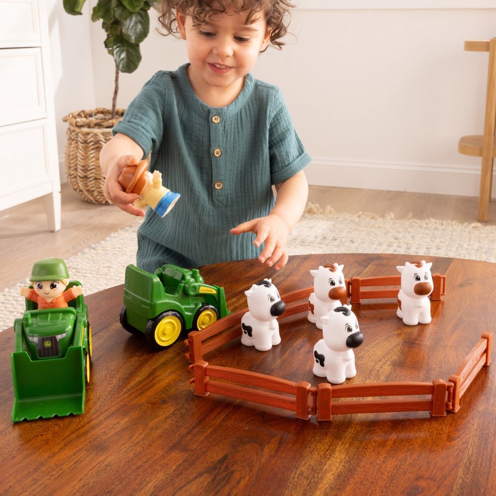 TOMY John Deere The Cows Are Out Farm Toy Playset