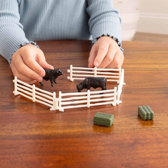 Tomy ERTL Grain Bin Set with John Deere Tractor, Cattle, Hay Bales & Fence Farm Playset