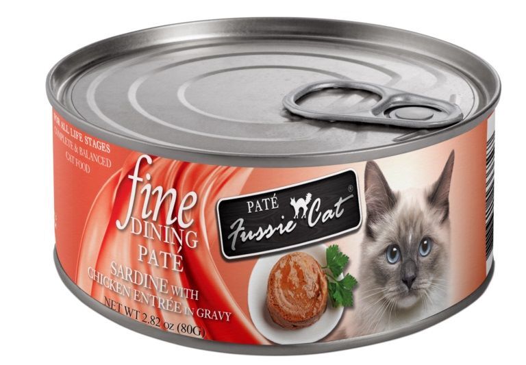 Fussie Cat Fine Dining Paté Sardine with Chicken Entrée in Gravy Cat Food, 2.82-Oz