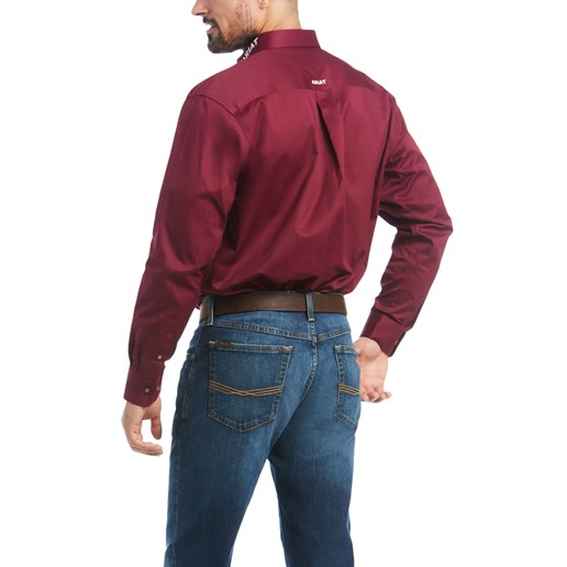 Men's Ariat Twill Classic Fit Shirt in Burgundy