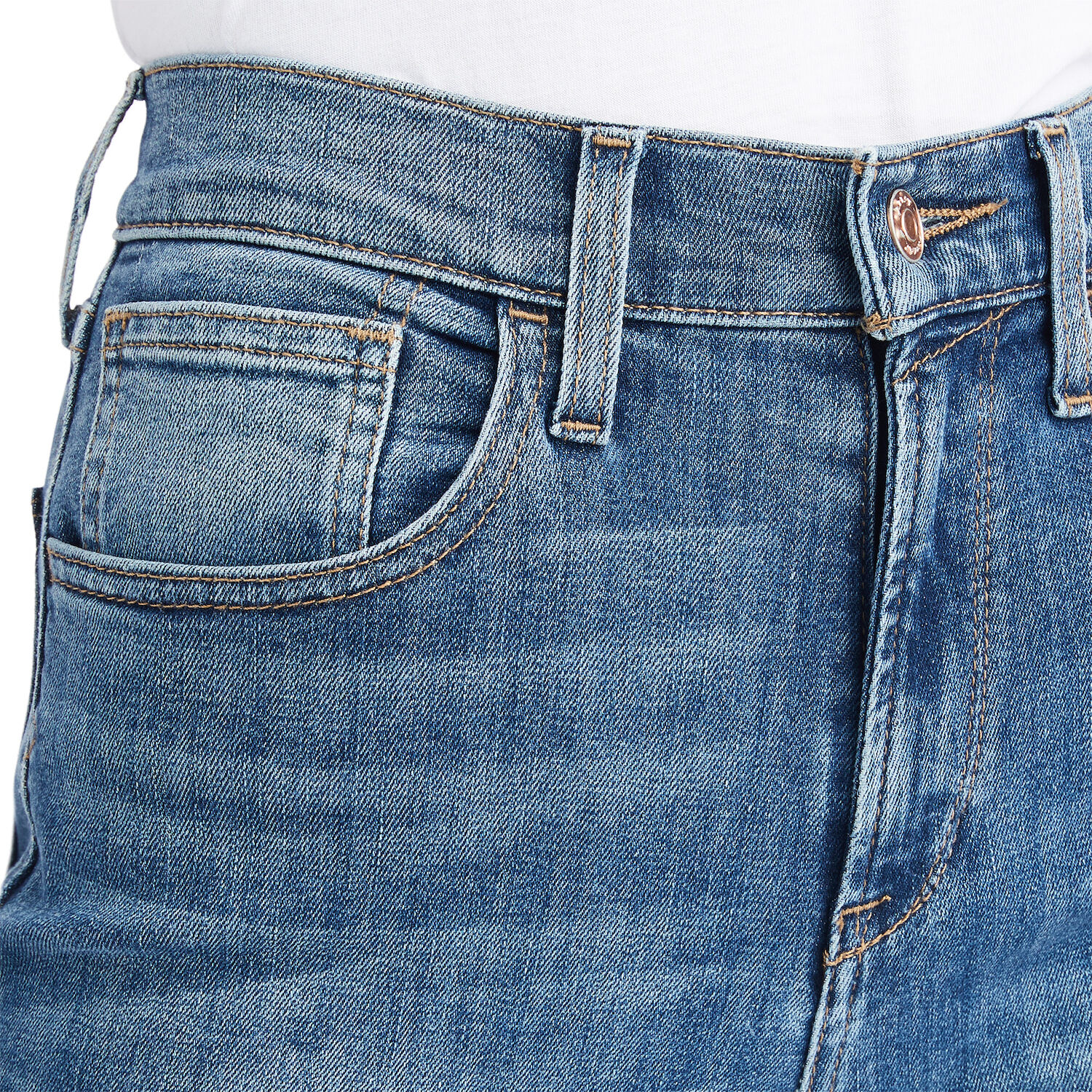 Ariat Women's High Rise Ultra Lucy Relaxed Straight Jean in Fontana