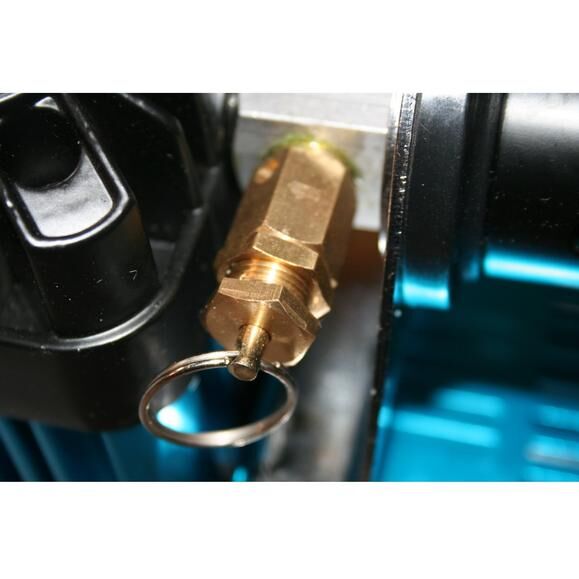 Bulldog Winch Portable 5.6CFM Air Compressor, 150-PSI