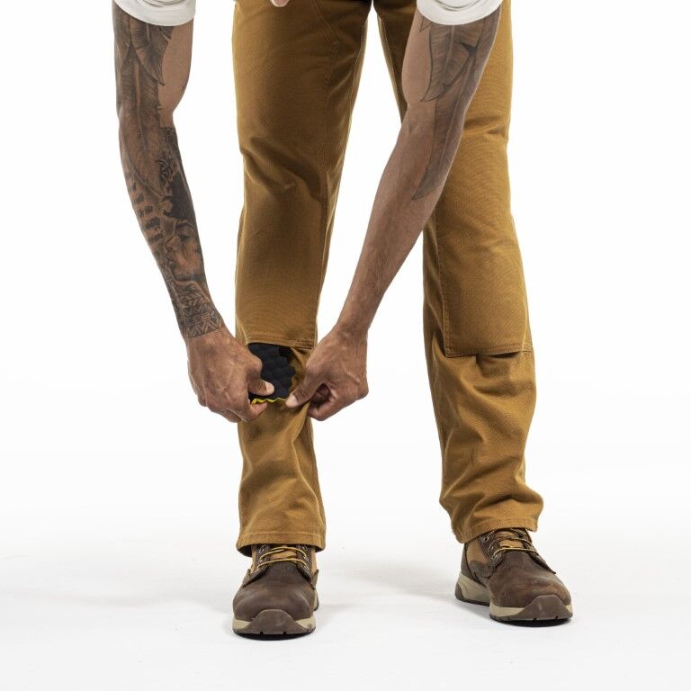 Carhartt Men's Relaxed Fit Rugged Flex Duck Utility Double-Knee Work Pant in Carhartt Brown