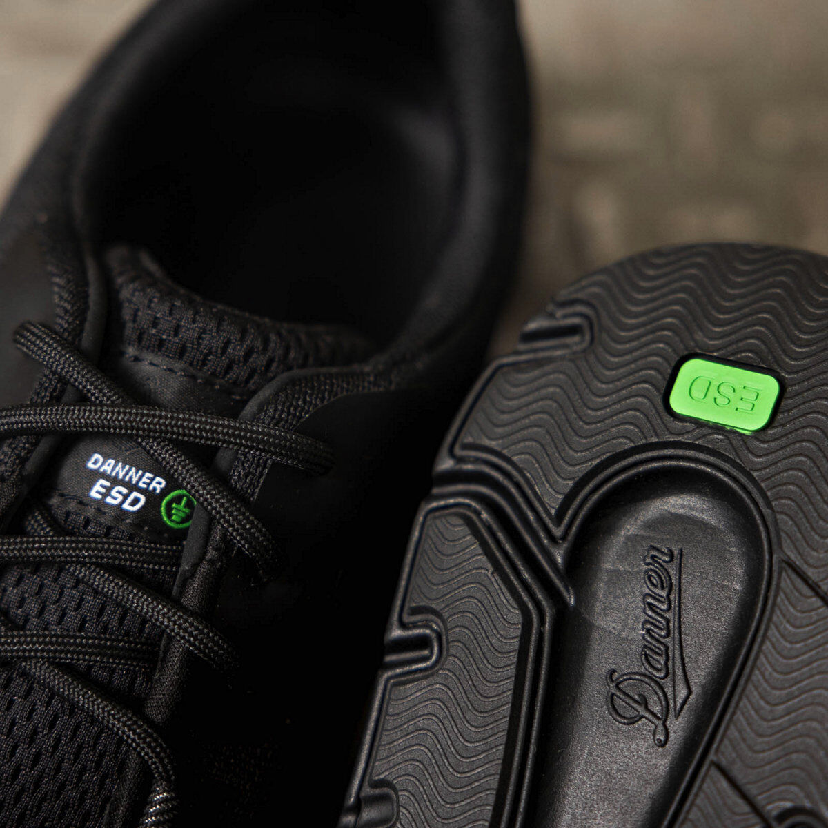 Danner Men's Run Time 3 ESD Composite Toe Shoe in Black