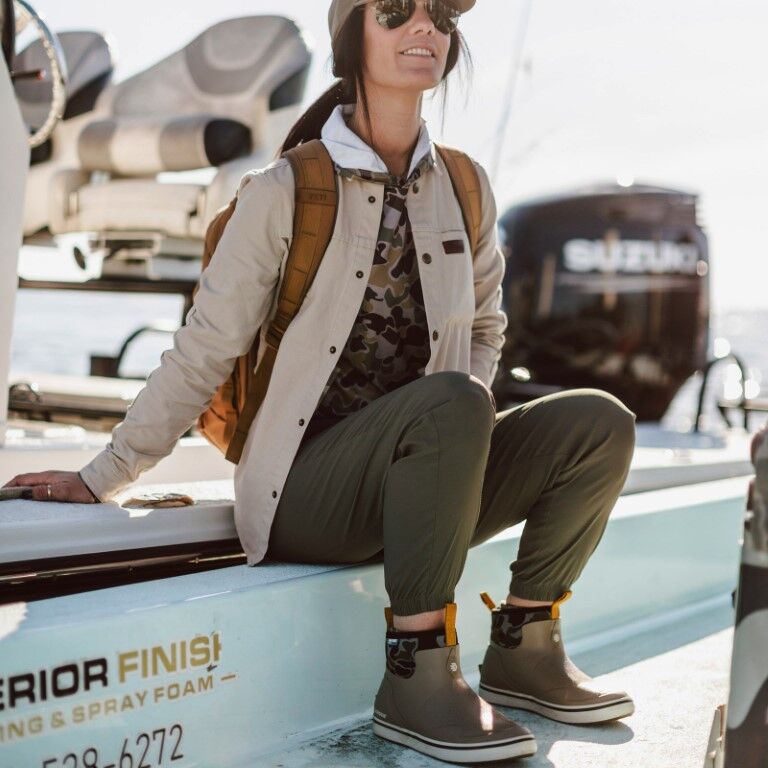 Lacrosse Women's Alpha Deck Boot in Timber Wolf/Camo