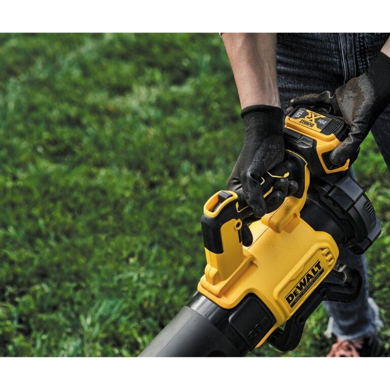 DEWALT 20-V Max XR Battery Powered Brushless Handheld Blower (Tool Only)