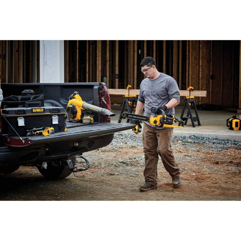 DEWALT FlexVolt 60-V Max Battery Powered Handheld Blower Kit