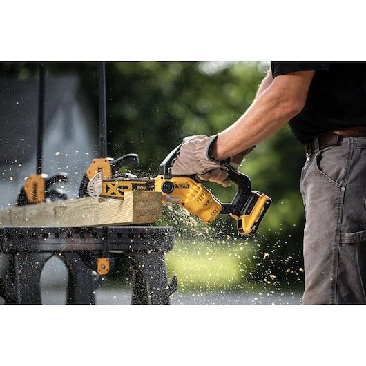 DEWALT 20V MAX 8-In Brushless Cordless Pruning Chainsaw (Tool Only)