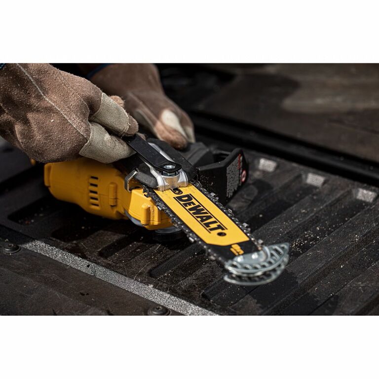 DEWALT 20-V Max 8 in. Battery Powered Brushless Pruning Chainsaw Kit