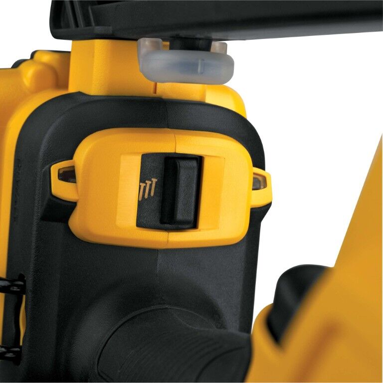 DEWALT 20-V Max XR Angled Finish Nailer Kit, 16-Gauge