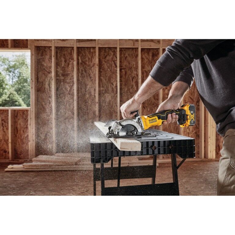 DEWALT Atomic 20-V Max Brushless Circular Saw, 4 1/2-In (Tool Only)