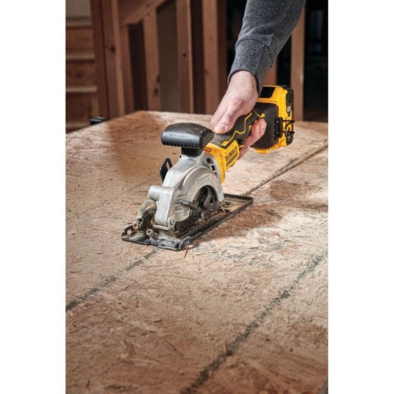 DEWALT Atomic 20-V Max Brushless Circular Saw, 4 1/2-In (Tool Only)